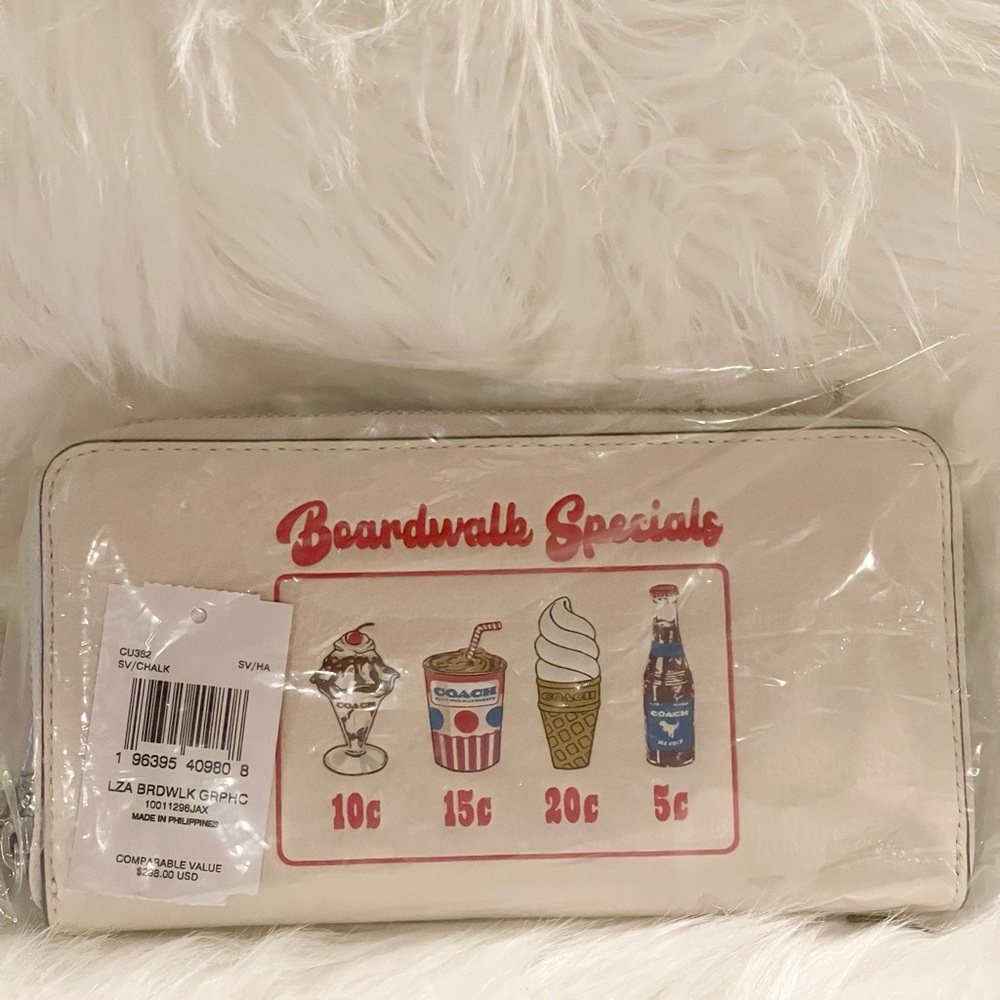 Coach Lza Boardwalk Specials Graphic Zip Around Wallet Wristlet NWT Retail $298.